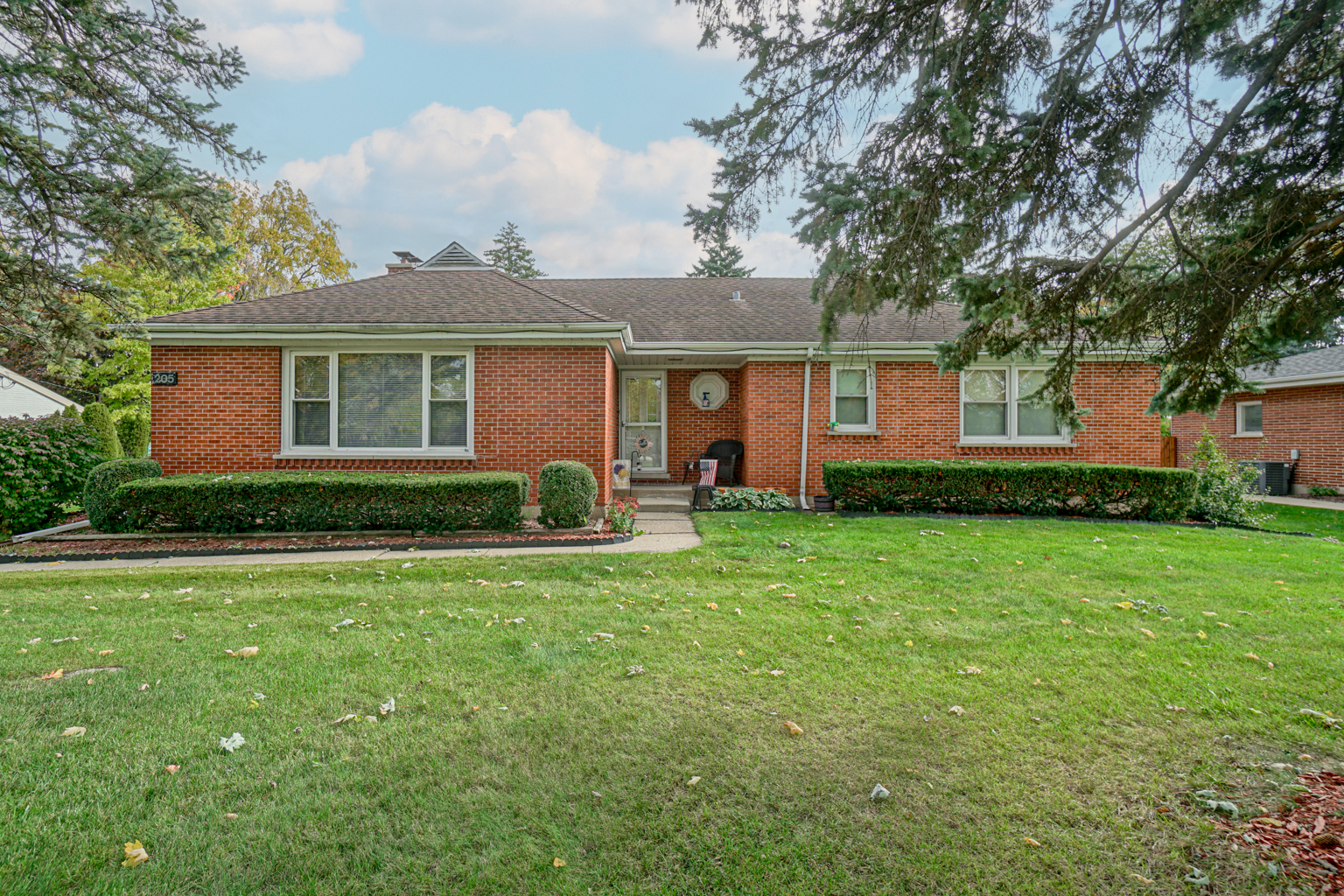 205 South Elmhurst Road Prospect Heights, IL 60070 - Photo 1 of 24 front view of a house with a yard