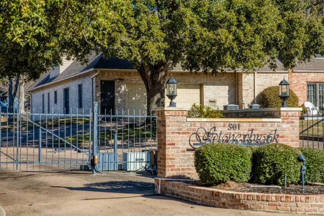 $490,000 | 301 Stone Hill Drive, Unit H, Brenham, TX 77833