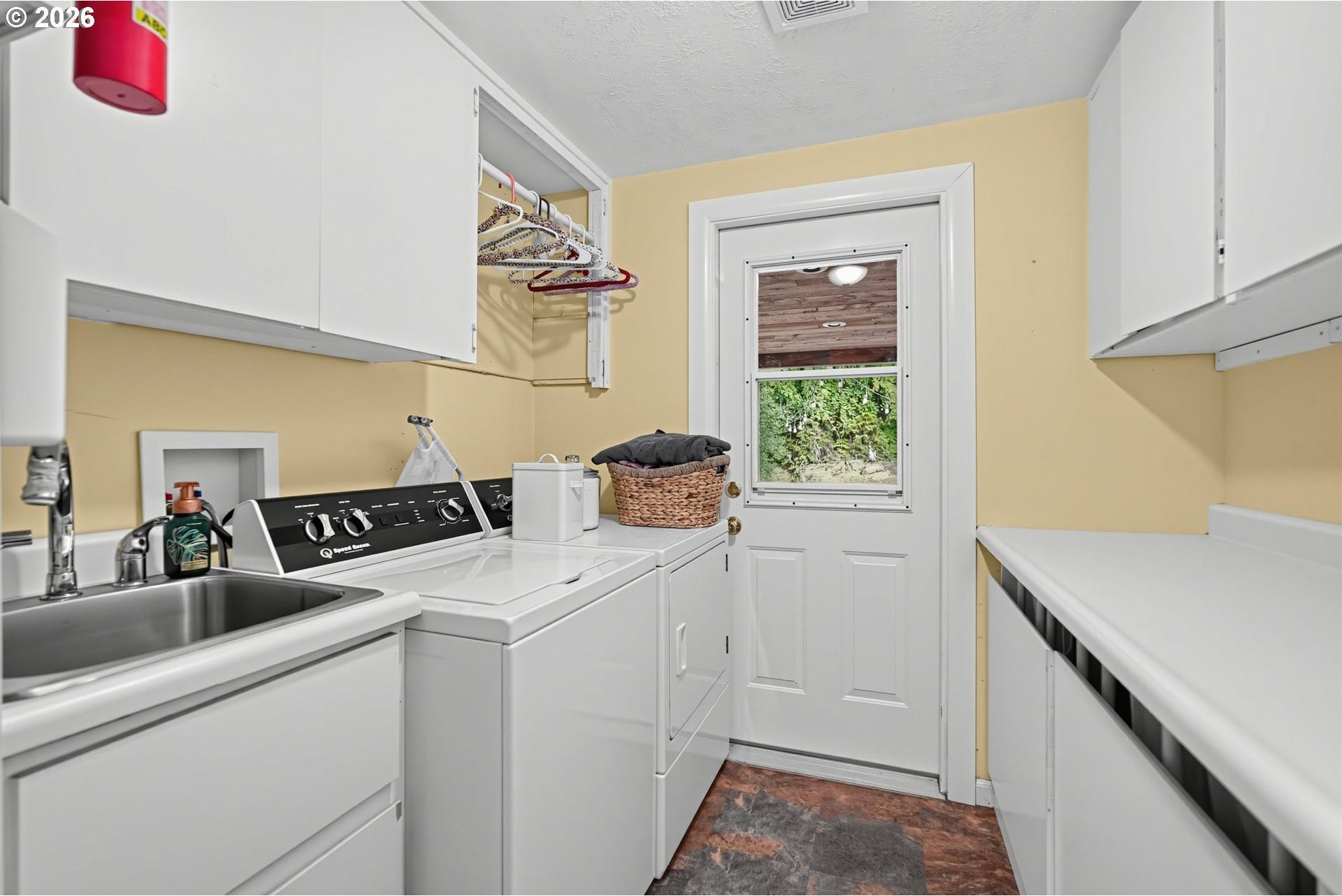 14543 South Thayer Road Oregon City, OR 97045 - Photo 17 of 39 Gallery Image 17