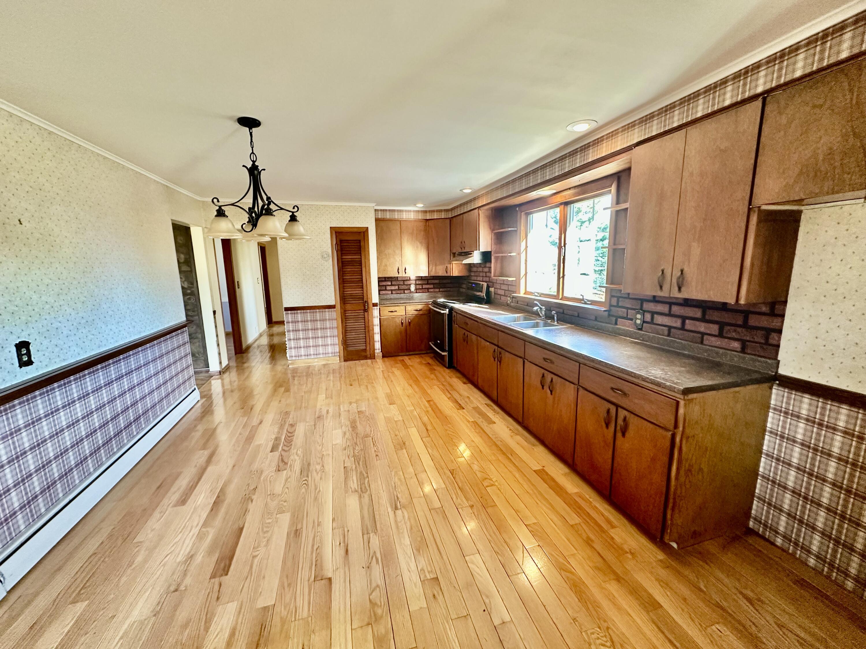 282 West River Road Waterville, ME 04901 - Photo 9 of 19 Kitchen
