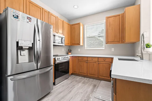 $419,999 | 395 River Bluff Lane, Royal Palm Beach, FL 33411