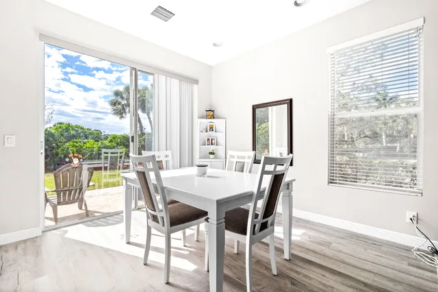 $419,999 | 395 River Bluff Lane, Royal Palm Beach, FL 33411