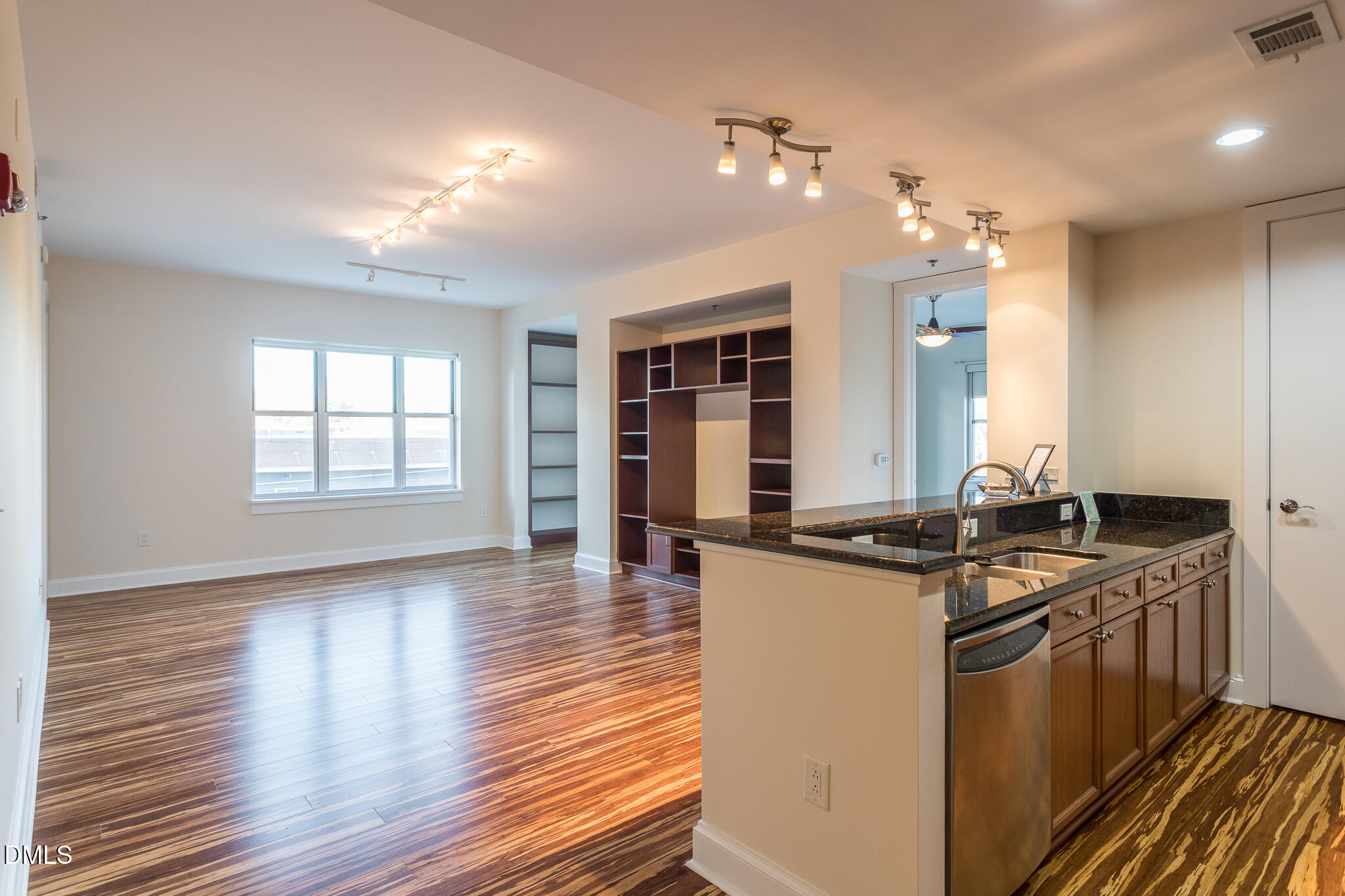 618 North Boylan Avenue, Unit 528 Raleigh, NC 27603 - Photo 12 of 21 12 618 N Boylan Ave Int Unit 528 mls