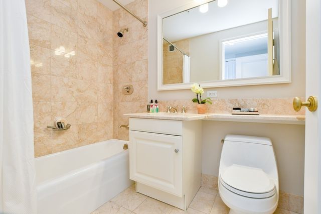 $2,100,000 | 2 Avery Street, Unit 20D, Boston, MA 02111