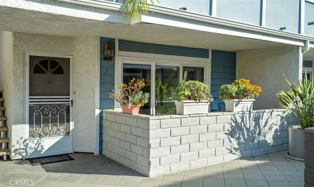 $1,495 | 18427 Vincennes Street, Unit 5, Northridge, CA 91325