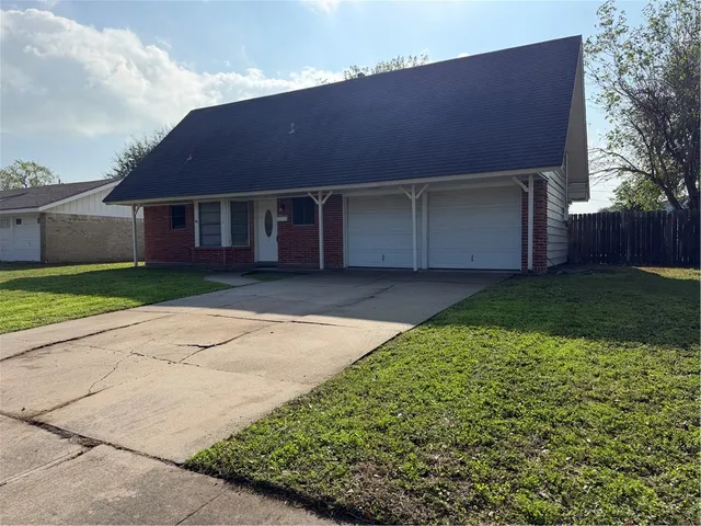 $189,000 | 1104 Polaris Drive, Portland, TX 78374