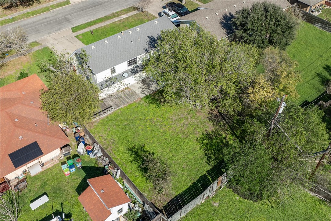 1104 Polaris Drive Portland, TX 78374 - Photo 32 of 39 an aerial view of a yard