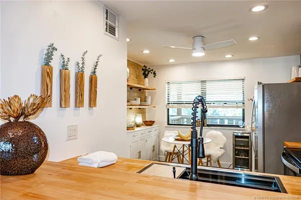 $320,000 | 162 Southeast St Lucie Boulevard, Unit 403B, Stuart, FL 34996