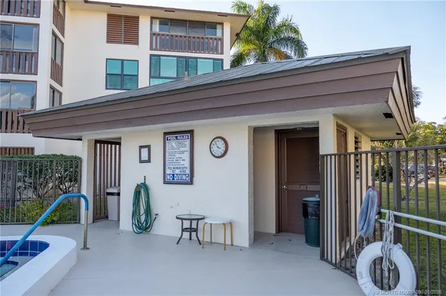 $320,000 | 162 Southeast St Lucie Boulevard, Unit 403B, Stuart, FL 34996