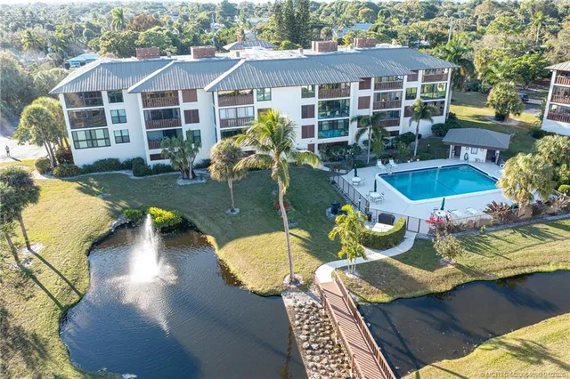 $320,000 | 162 Southeast St Lucie Boulevard, Unit 403B, Stuart, FL 34996