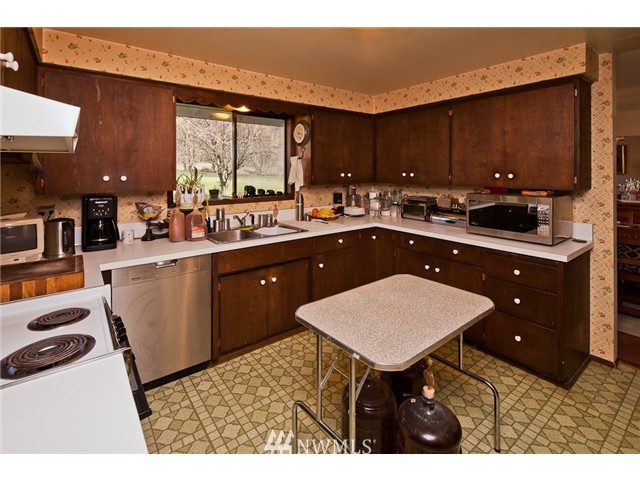 6770 Goodwin Road Everson, WA 98247 - Photo 7 of 24