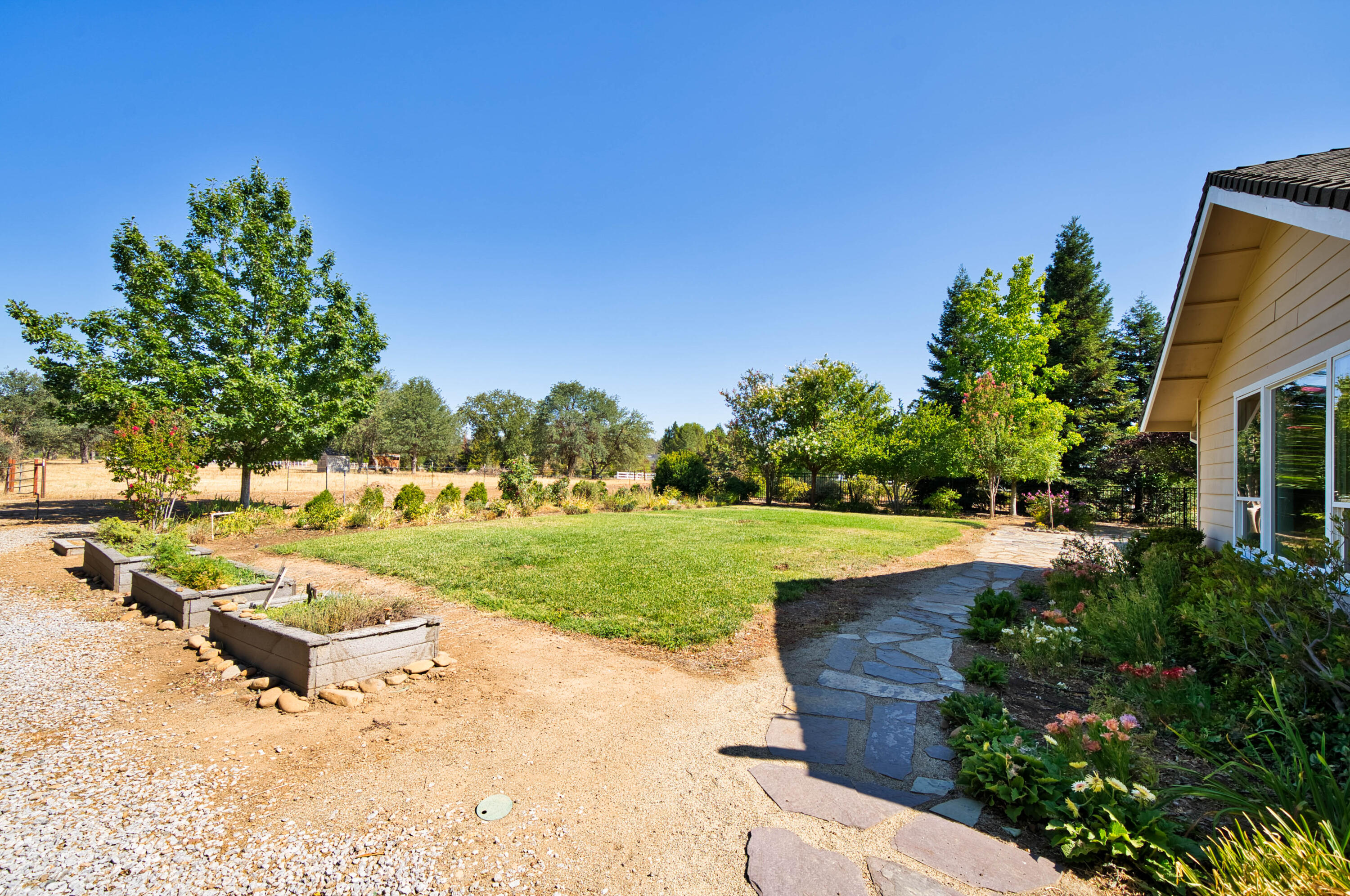 22650 Silverlode Lane Palo Cedro, CA 96073 - Photo 13 of 52 HARRISONM-12