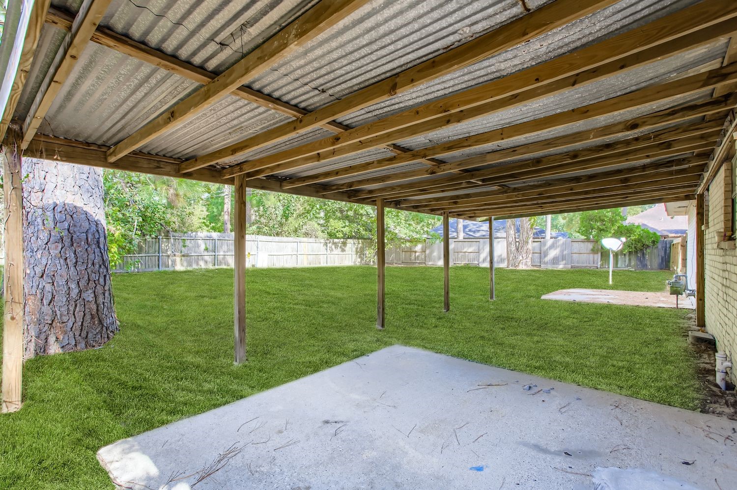 9506 Landry Boulevard Spring, TX 77379 - Photo 20 of 25 Covered patio
