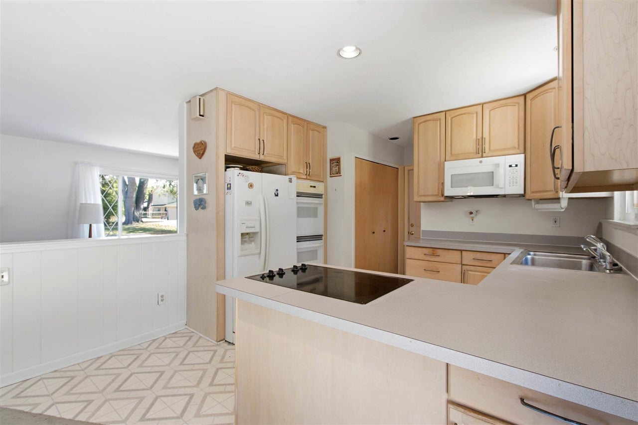 24029 Ripple Creek Novi, MI 48375 - Photo 8 of 27 Gallery Image 8