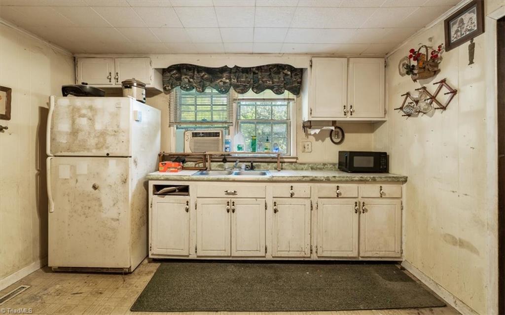 130 Albertson Road Thomasville, NC 27360 - Photo 5 of 17