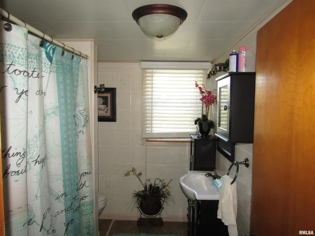 $110,000 | 916 East Jackson Street, Cuba, IL 61427