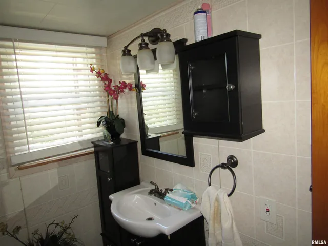 $110,000 | 916 East Jackson Street, Cuba, IL 61427