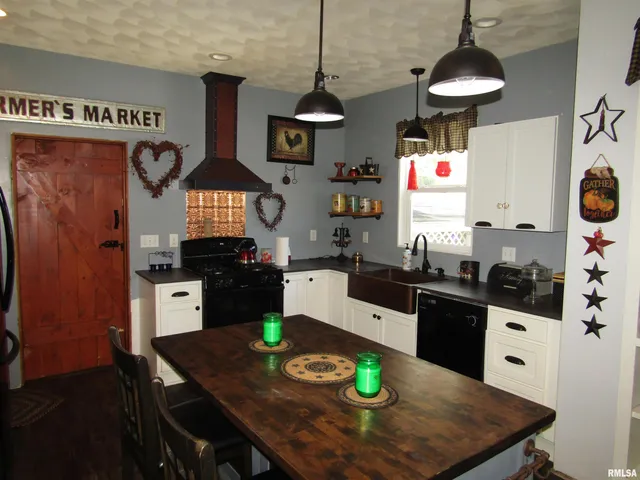 $110,000 | 916 East Jackson Street, Cuba, IL 61427