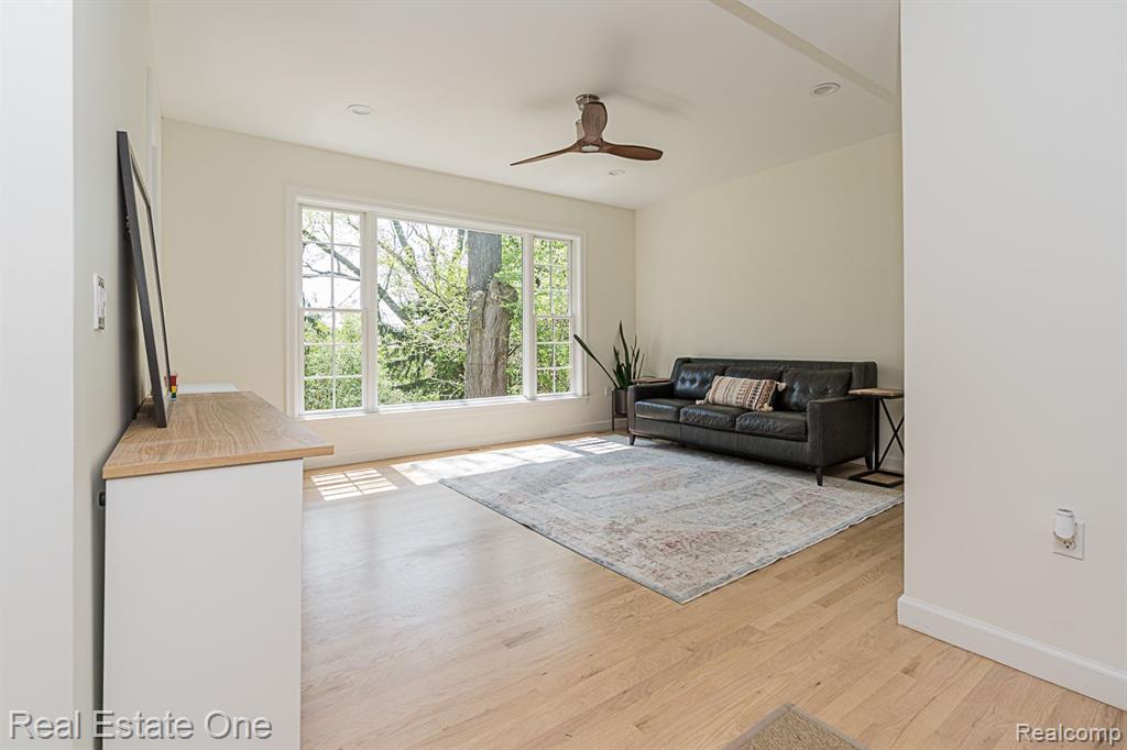 204 Charles Road Rochester, MI 48307 - Photo 9 of 28