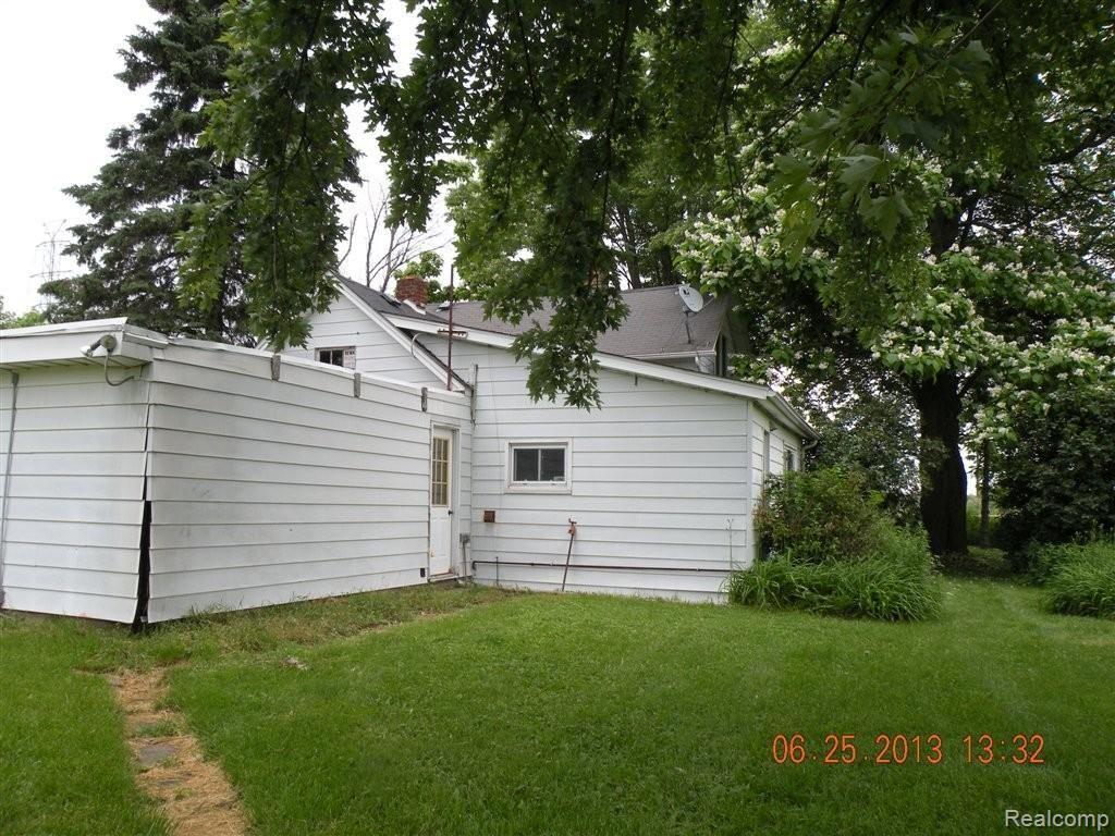 223 Riley Center Road Memphis, MI 48041 - Photo 5 of 18 DSCN5977.JPG