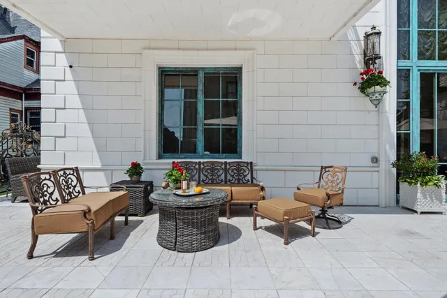 a view of a interior of the house