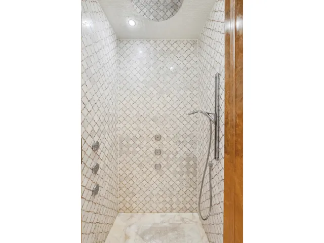 $25,000,000 | 220 77th Street | Bay Ridge