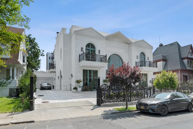 $25,000,000 | 220 77th Street | Bay Ridge