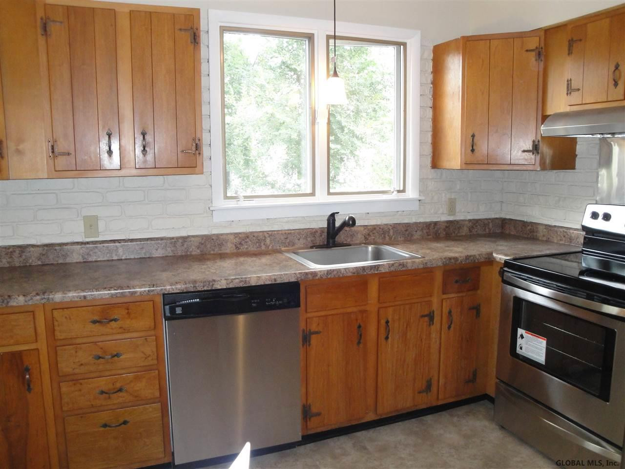 619 Curry Road Rotterdam, NY 12306 - Photo 5 of 16 Photo 5