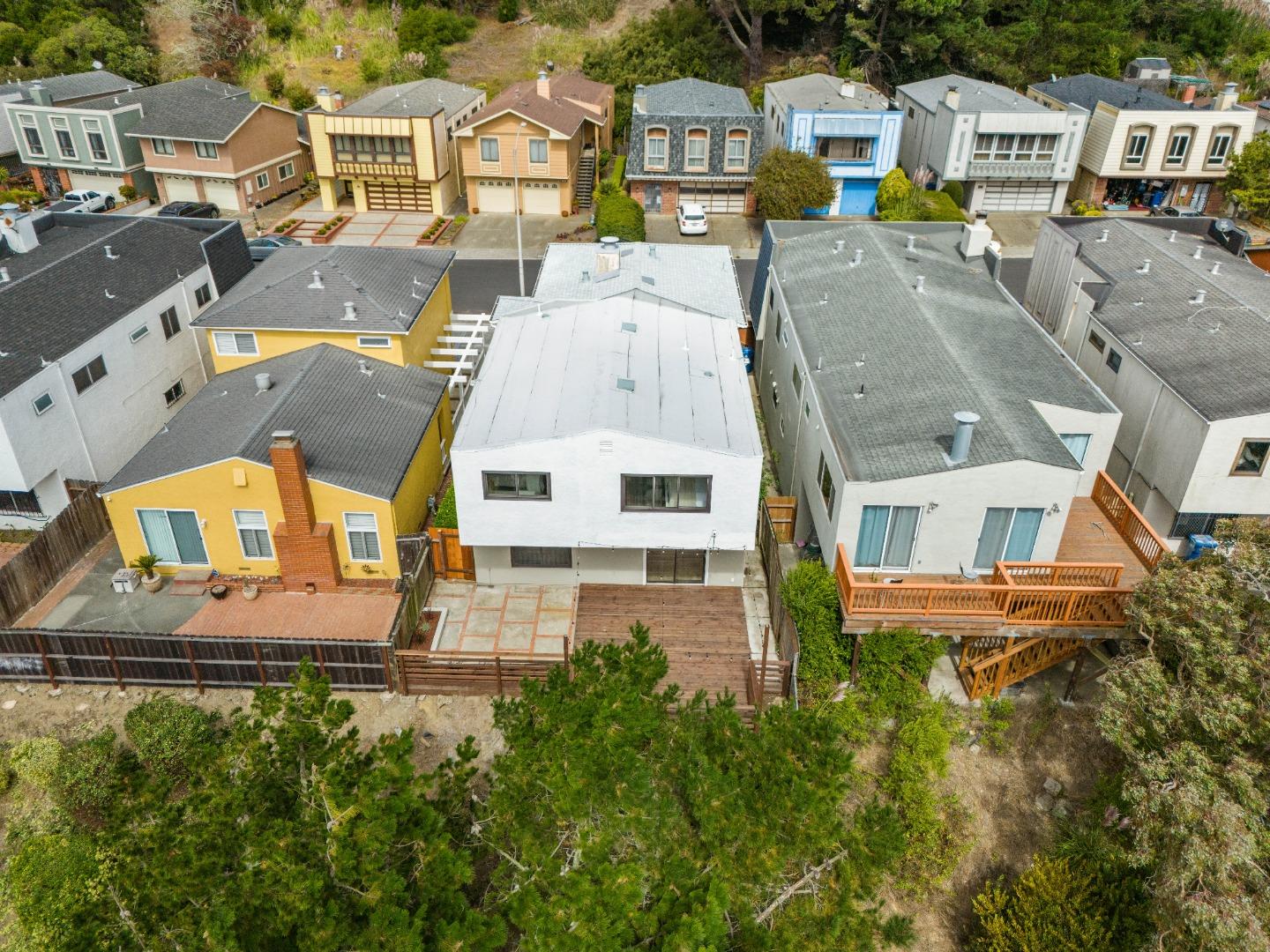 289 Dennis Drive Daly City, CA 94015 - Photo 40 of 45 an aerial view of a house with a yard