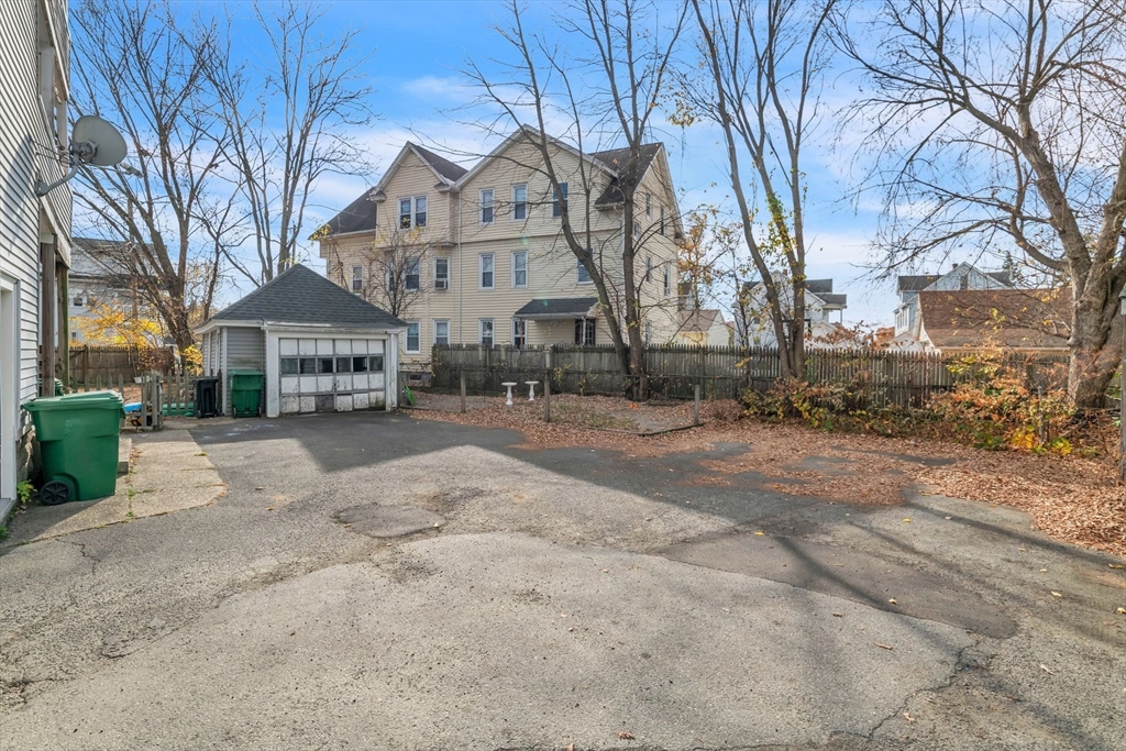 526 Springfield Street Chicopee, MA 01013 - Photo 3 of 6