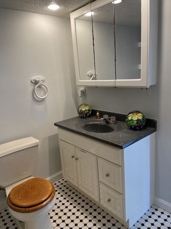 52 Pheland Street Springfield, MA 01109 - Photo 31 of 40