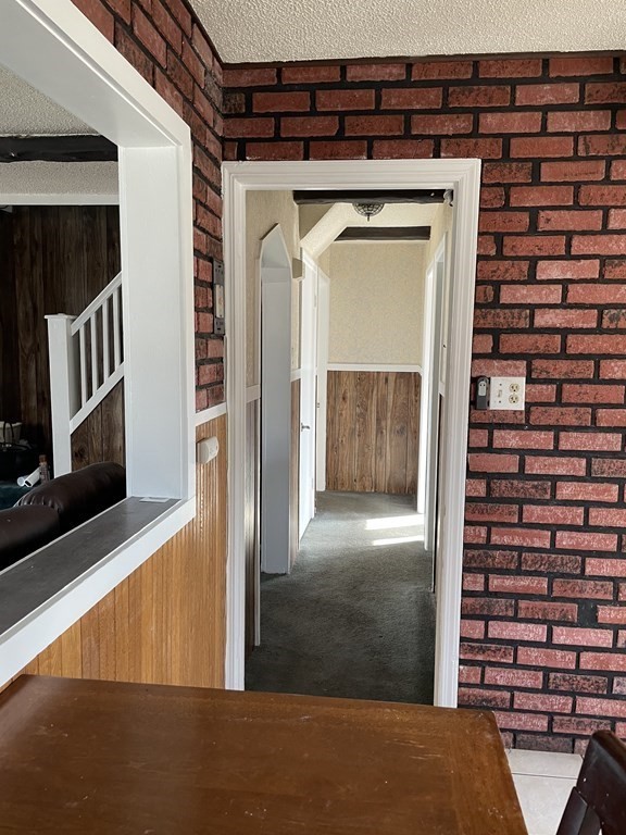 52 Pheland Street Springfield, MA 01109 - Photo 10 of 40