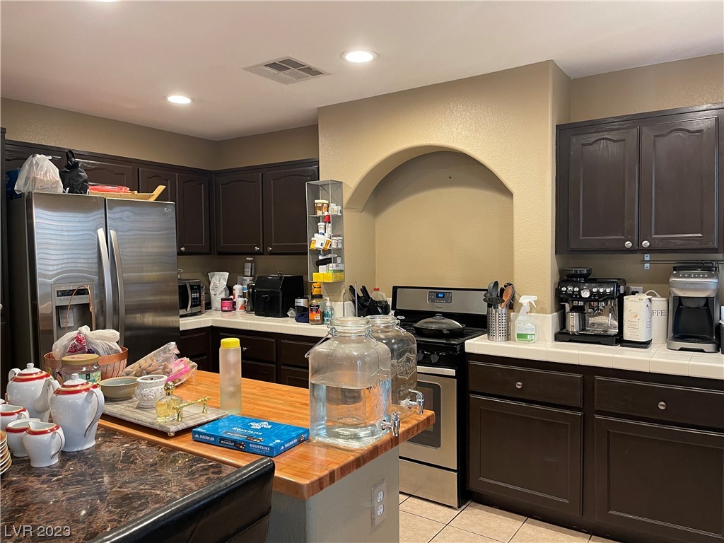 7315 Larix Road Las Vegas, NV 89113 - Photo 9 of 24