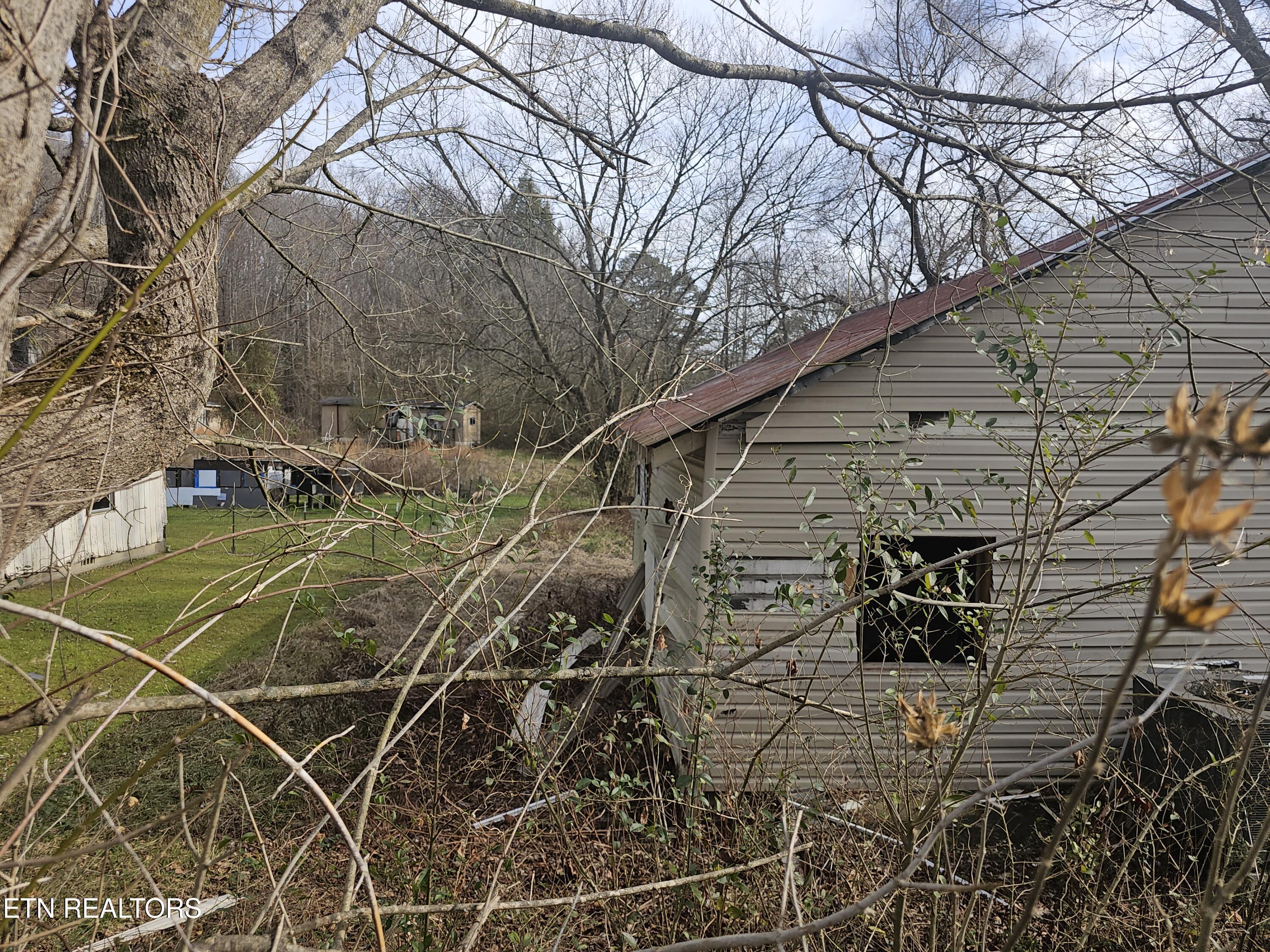 118 Polly Hollow Right Road Middlesboro, KY 40965 - Photo 5 of 5 20260102_124203