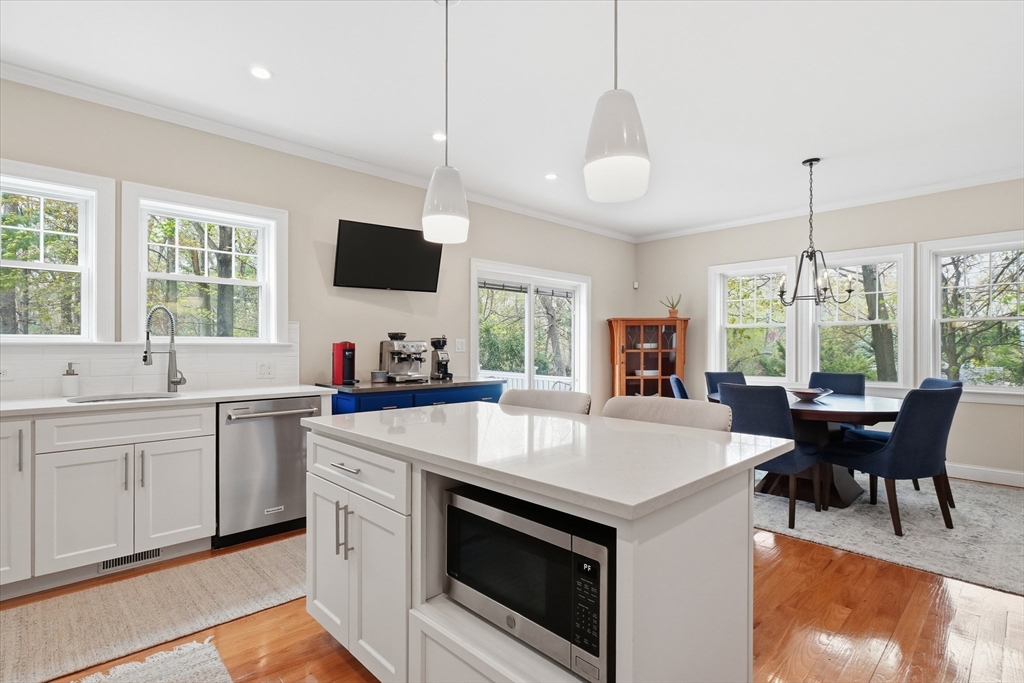 35 Woodland Road, Unit B Wakefield, MA 01880 - Photo 7 of 40 Gallery Image 7