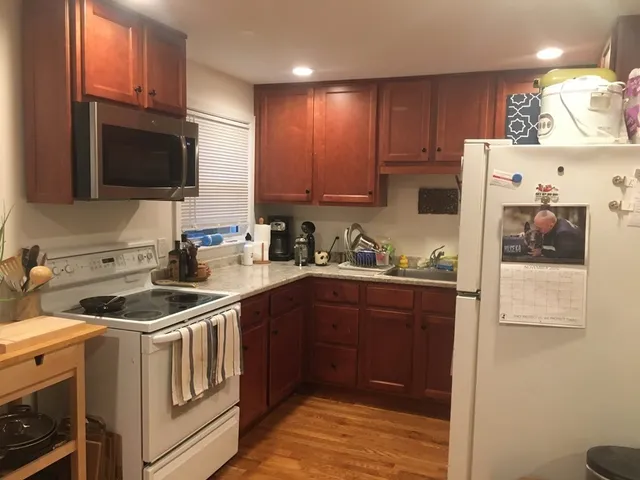 $2,200 | 157 Central Street, Unit 2, Foxboro, MA 02035