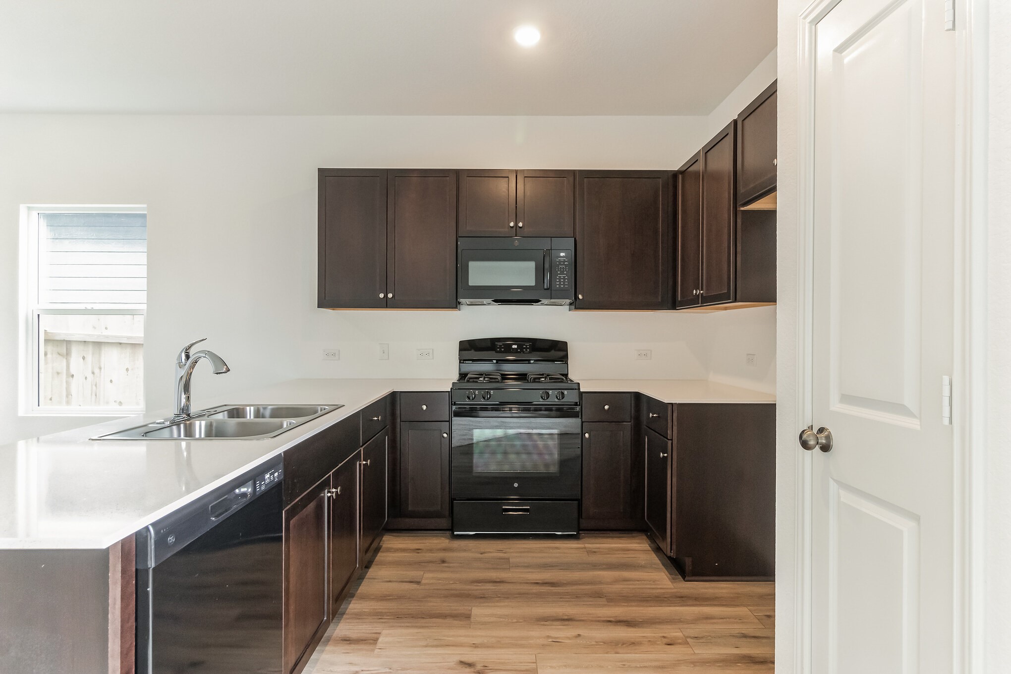 14101 Heimhome Bend Manor, TX 78653 - Photo 8 of 30