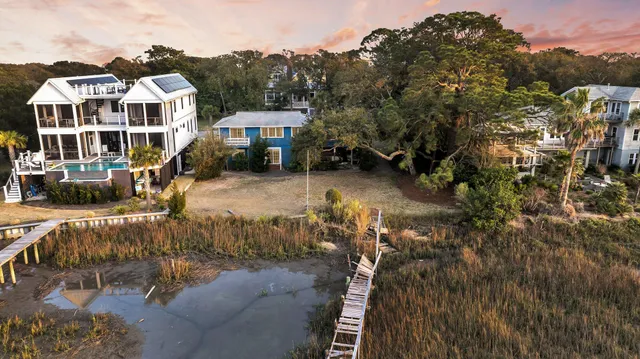 $1,649,999 | 702 East Erie Avenue, Folly Beach, SC 29439