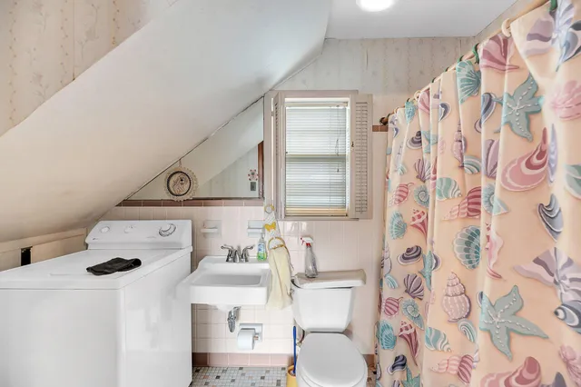 $1,649,999 | 702 East Erie Avenue, Folly Beach, SC 29439