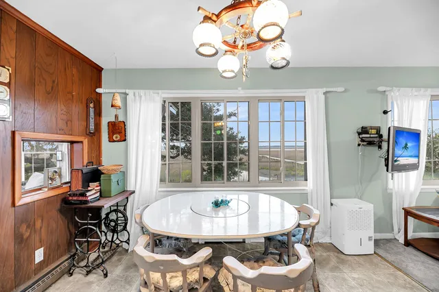 $1,649,999 | 702 East Erie Avenue, Folly Beach, SC 29439