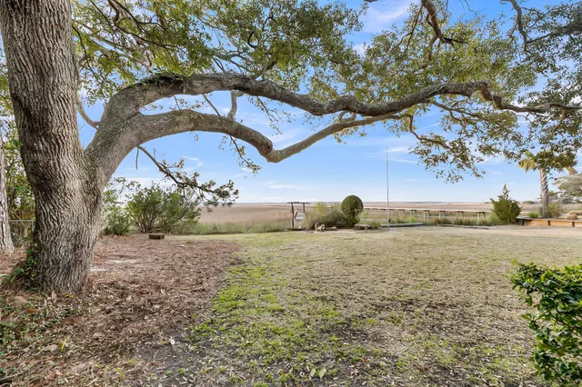 $1,649,999 | 702 East Erie Avenue, Folly Beach, SC 29439