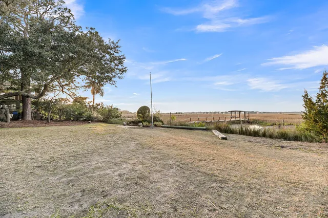 $1,649,999 | 702 East Erie Avenue, Folly Beach, SC 29439