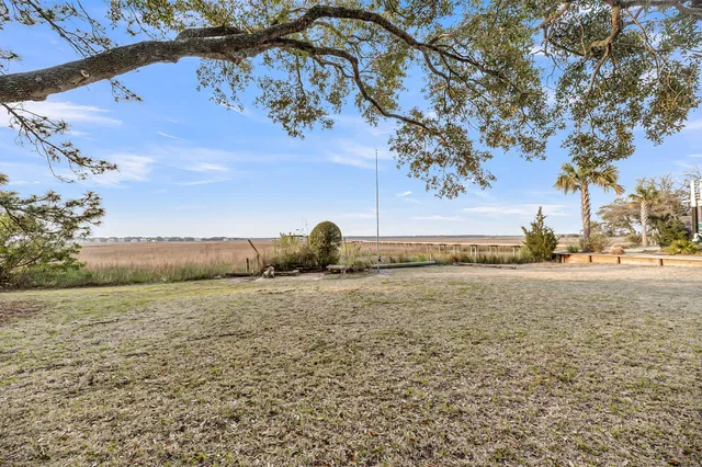 $1,649,999 | 702 East Erie Avenue, Folly Beach, SC 29439