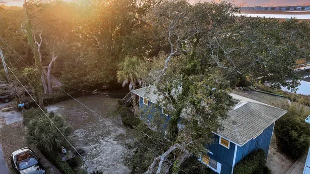 $1,649,999 | 702 East Erie Avenue, Folly Beach, SC 29439