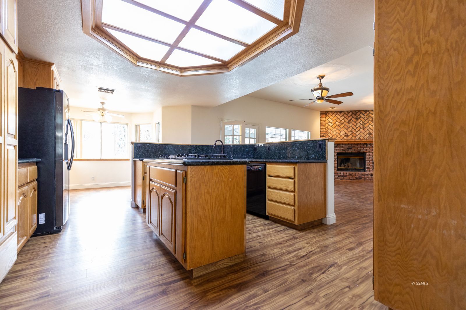 401 Laurkris Court Ridgecrest, CA 93555 - Photo 17 of 49