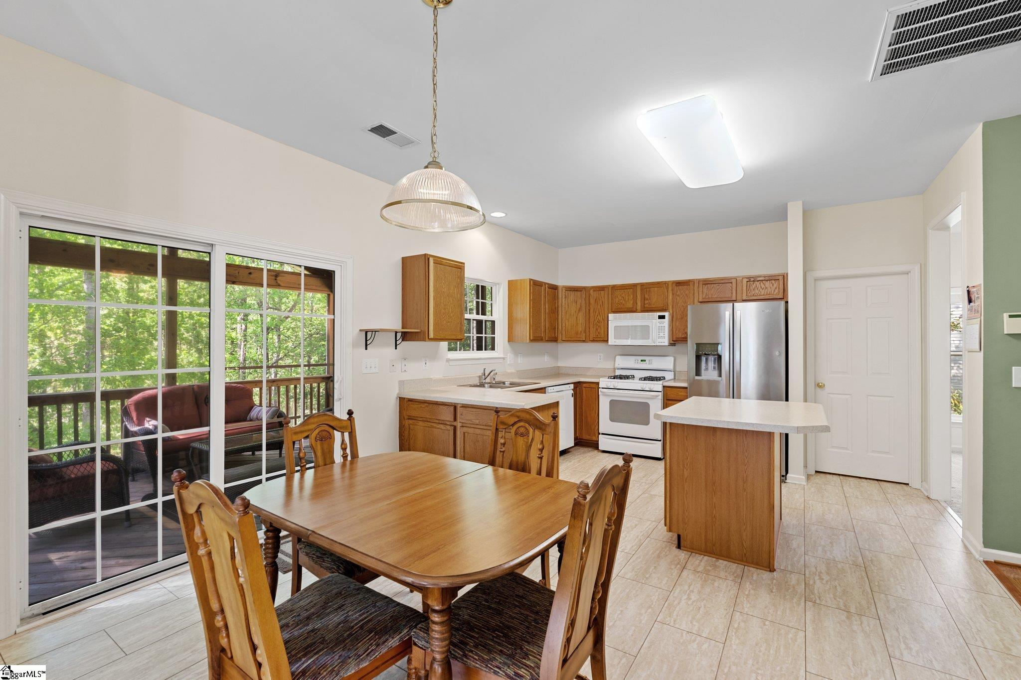 513 Scarlet Oak Drive Fountain Inn, SC 29644 - Photo 8 of 28