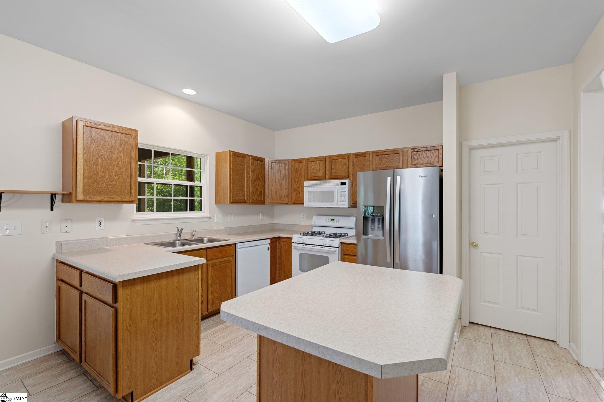 513 Scarlet Oak Drive Fountain Inn, SC 29644 - Photo 9 of 28