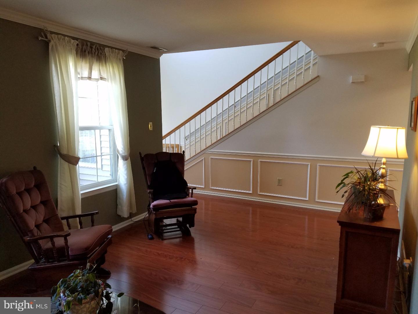 29 Teaberry Lane Riverside, NJ 08075 - Photo 8 of 25 Living Room