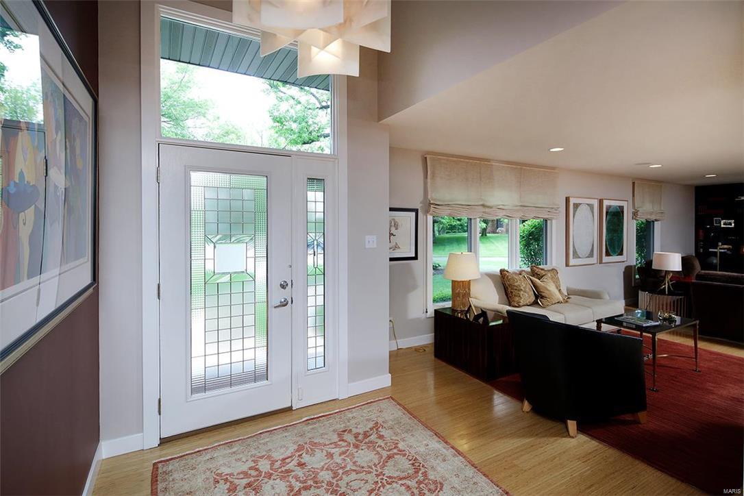 566 High Meadow Road Frontenac, MO 63131 - Photo 2 of 23 Gallery Image 2