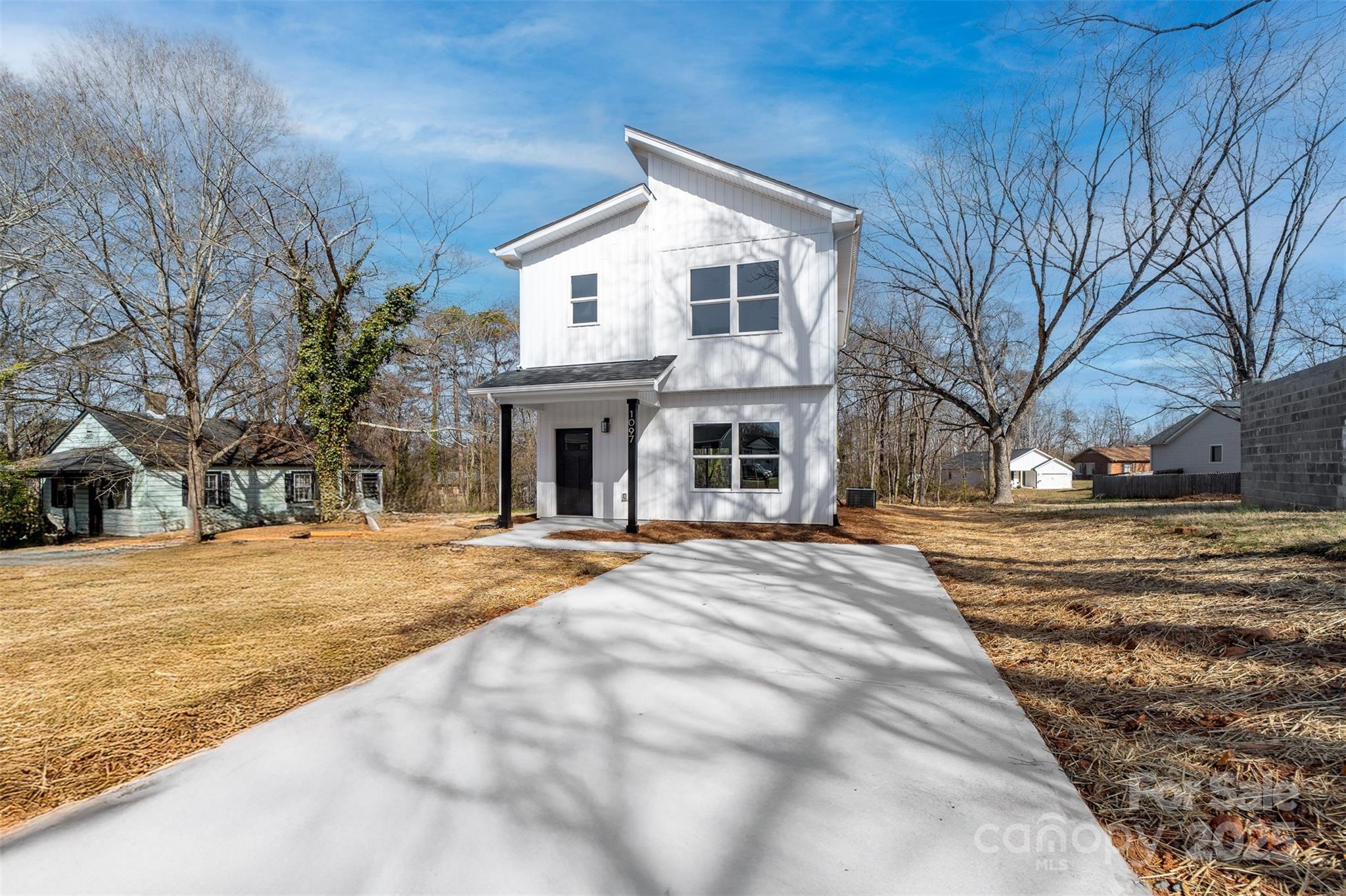 1097 Georgetown Road Lincolnton, NC 28092 - Photo 2 of 38 Gallery Image 2